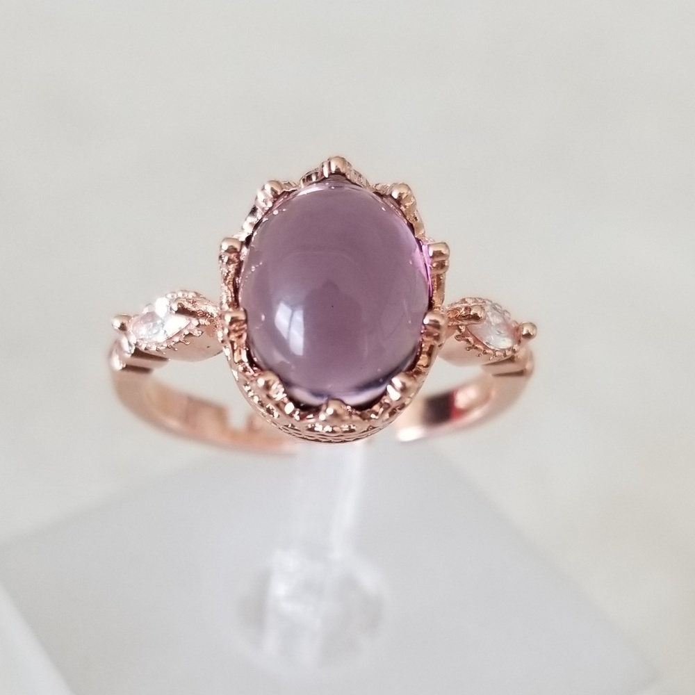 Rose Gold & Amethyst Cabochon Ring - Picture 1 of 8